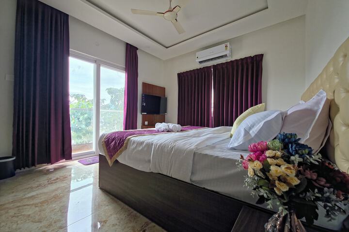 Room 8 of 28