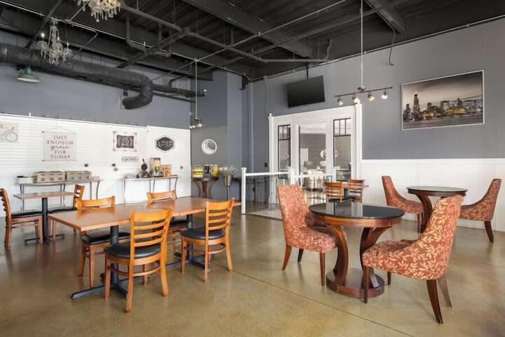 Breakfast/Coffee Service 40 of 83