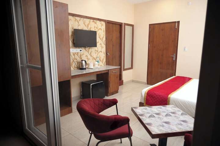 Room 15 of 19