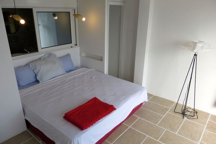 Room 42 of 75