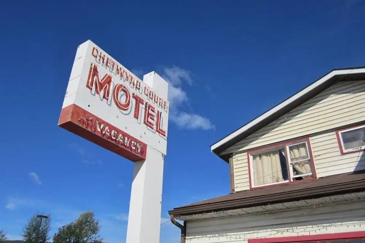 CHETWYND COURT MOTEL