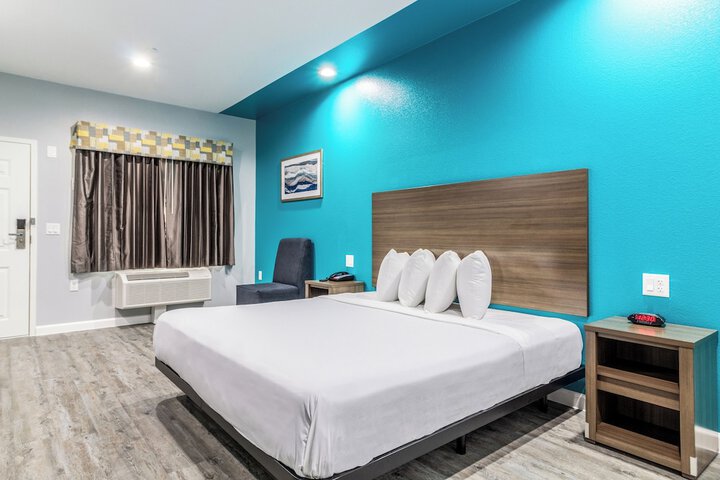 Room 6 of 29