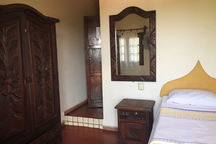 Room 2 of 19