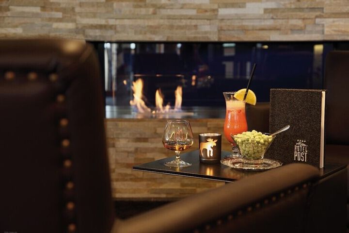 Lounge 73 of 78