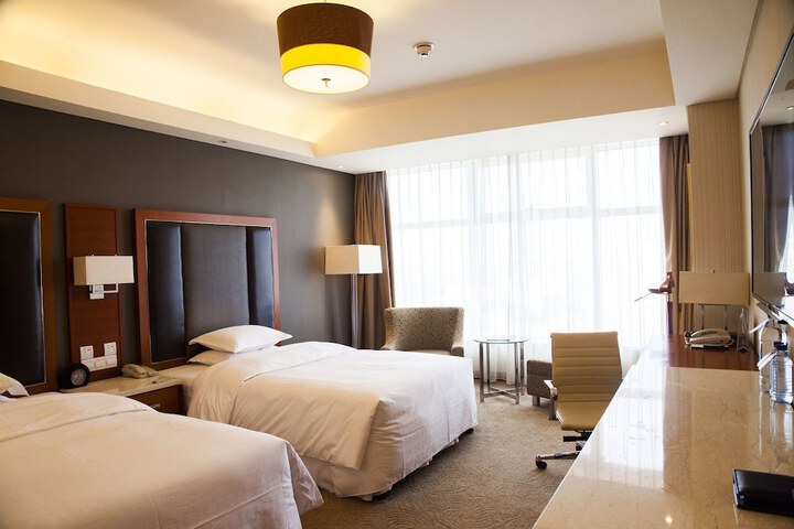 Room 12 of 46