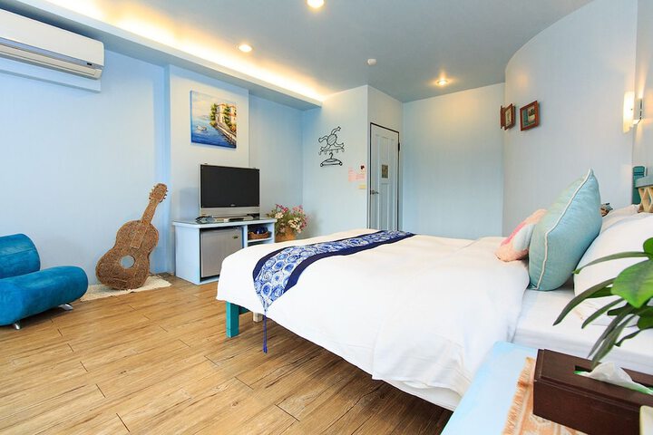 Room 3 of 66