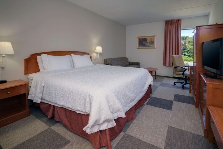1 King Bed (40 of 46)