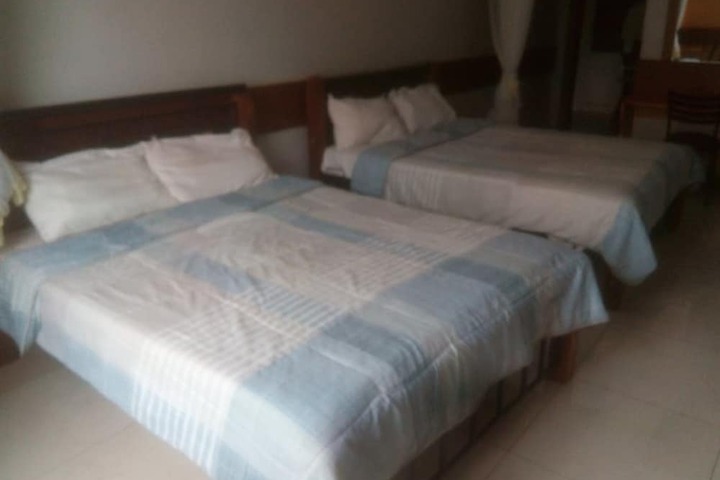 Room 2 of 20