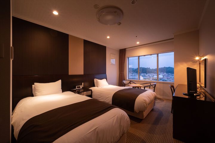 Room 9 of 75