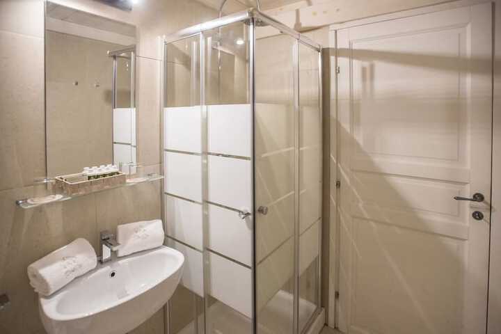 Room 30 of 40