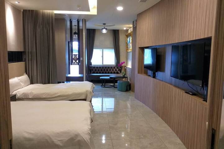 Room 26 of 43