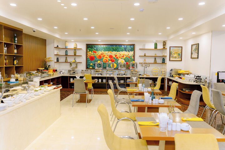 Dining 115 of 125