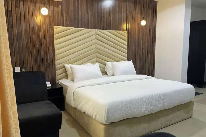 Room 4 of 57