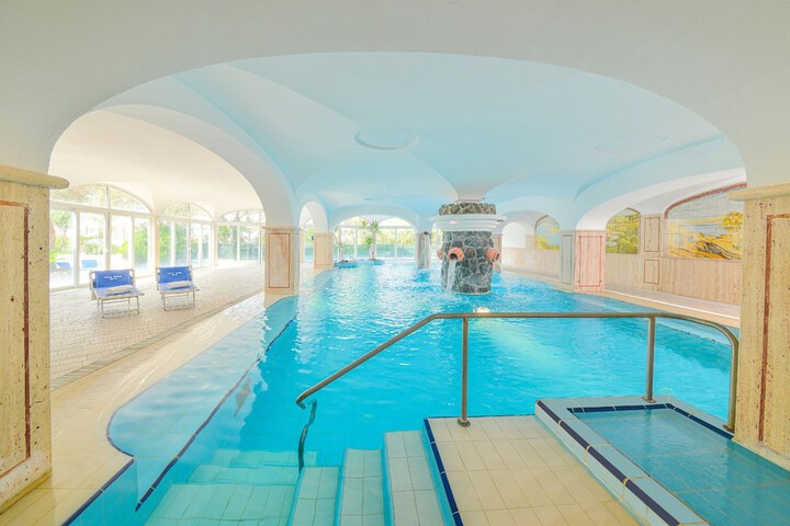 Pool Hotel
