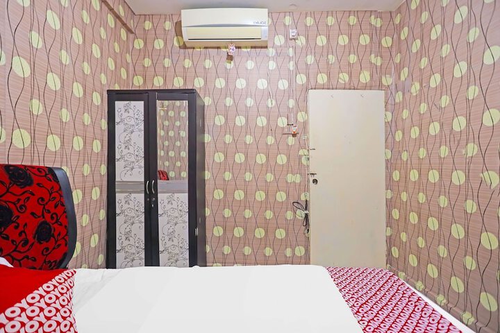 Room 17 of 23