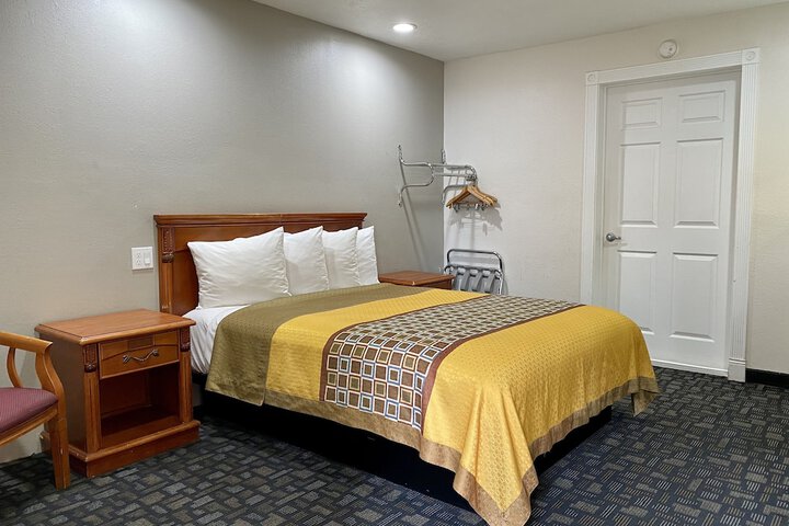 Room 19 of 50