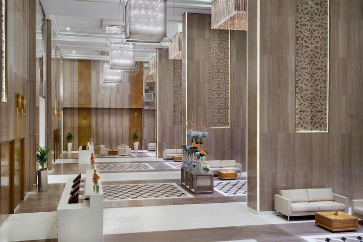 Entrance & Lobby