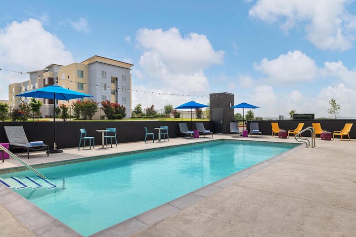 Pool image of Tru by Hilton Fort Worth Lake Worth