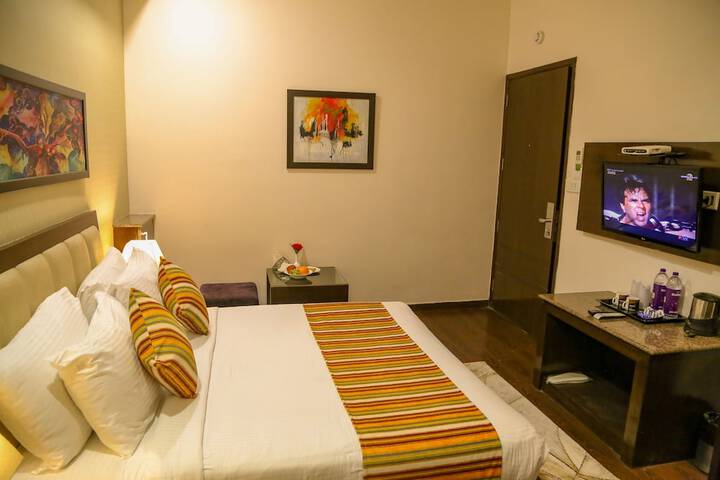 Room 12 of 35