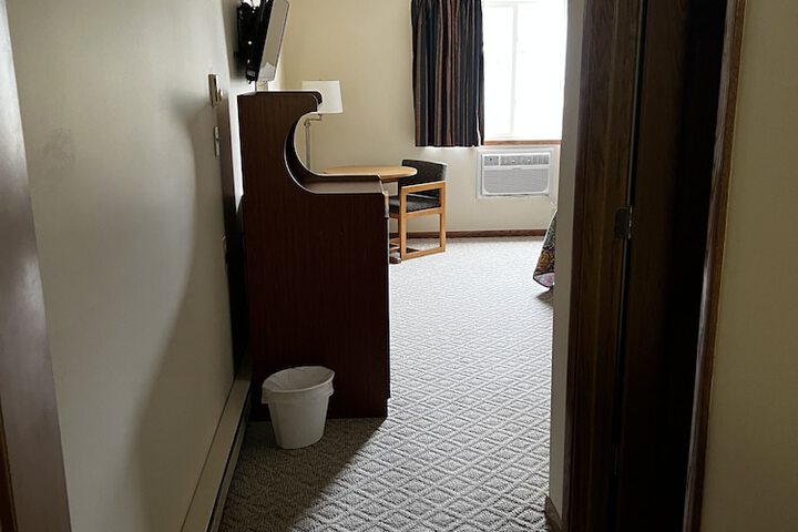Room 4 of 29