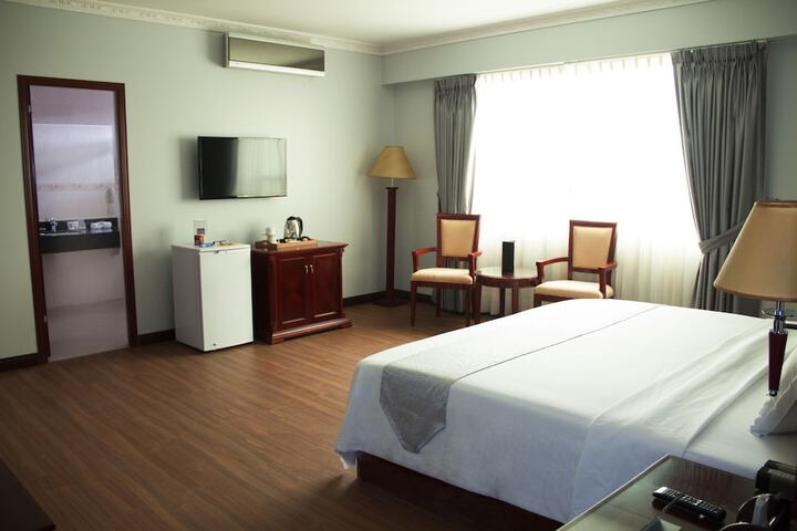 Room 7 of 83
