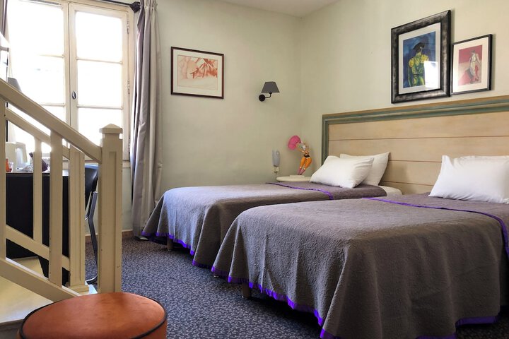 Room 6 of 52