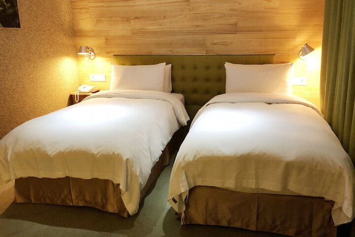 Room 46 of 105