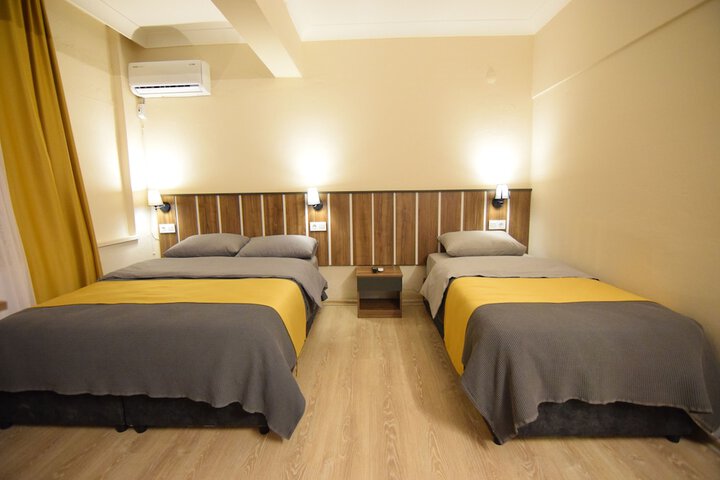 Room 19 of 103