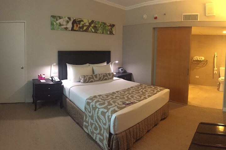 Room 17 of 137