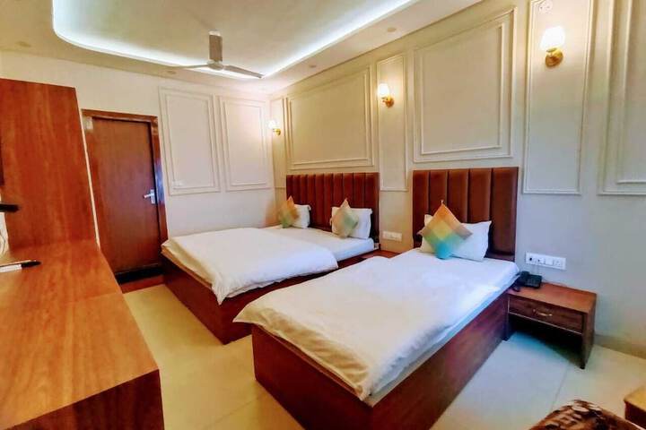 Room 19 of 32