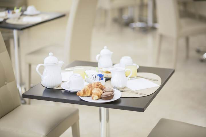Dining 54 of 75