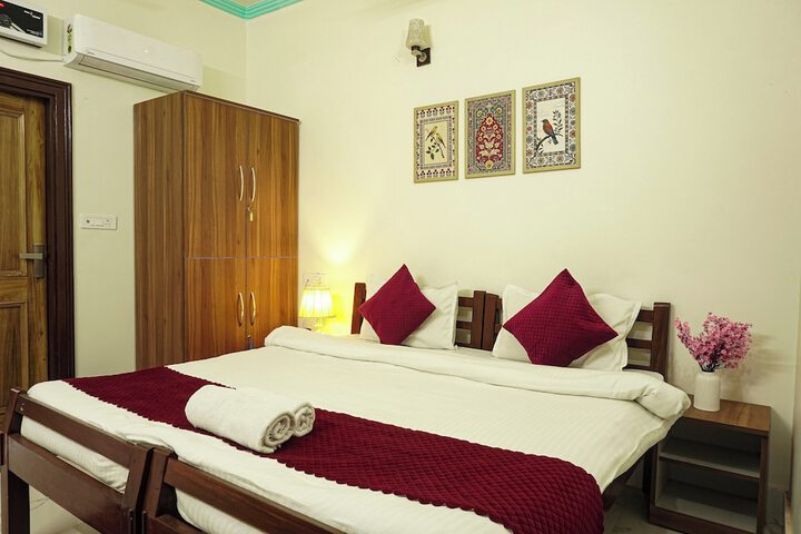 Room 10 of 44