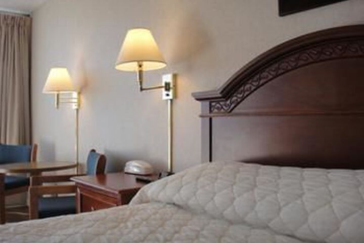 Room 4 of 6