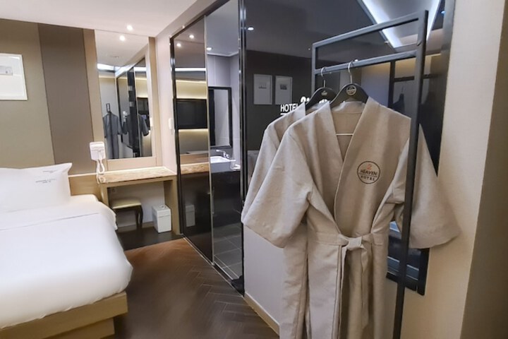 Room 21 of 89