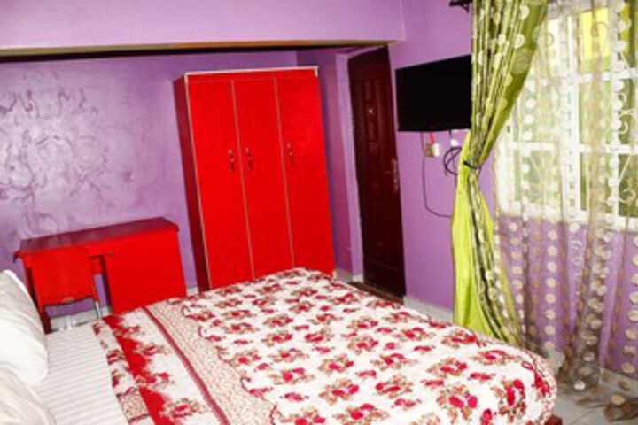 Room 27 of 27