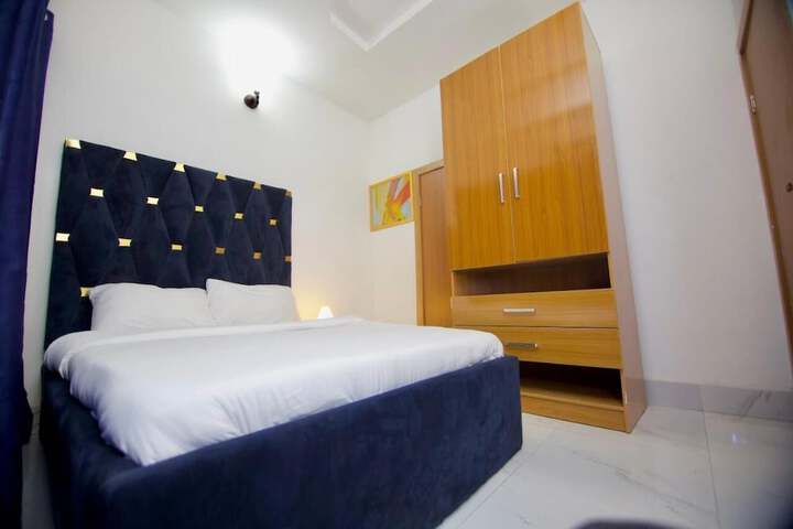 Room 10 of 41