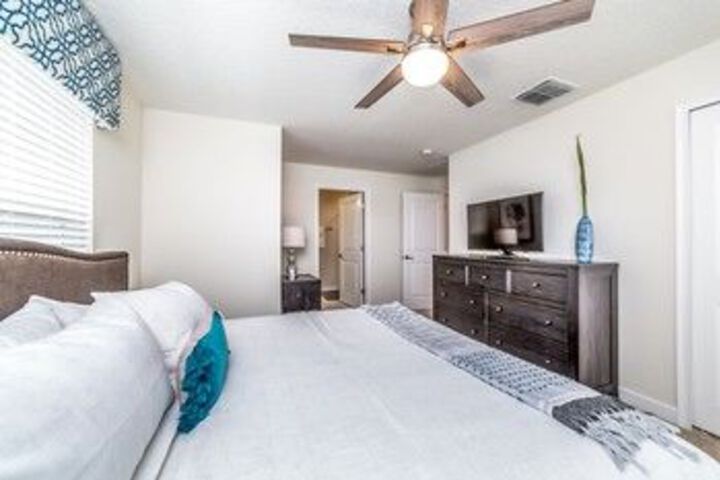 Room 12 of 30