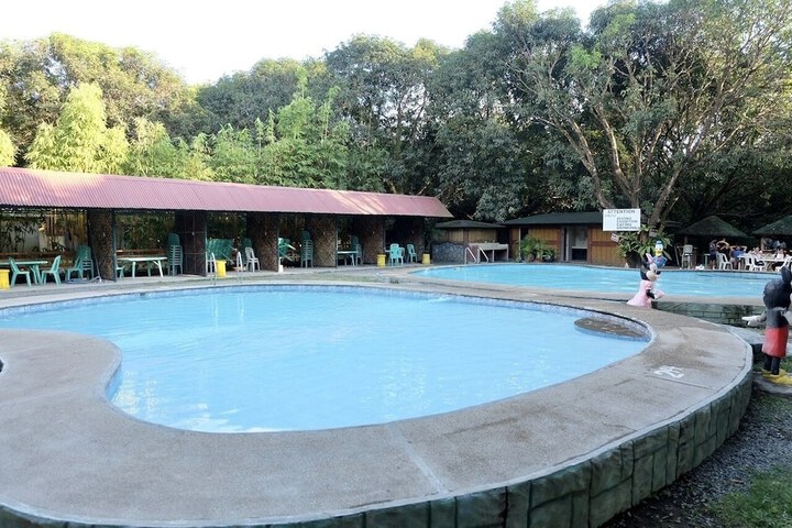 Pool 21 of 28