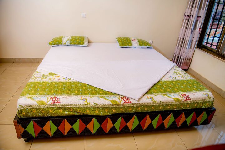 Room 9 of 38