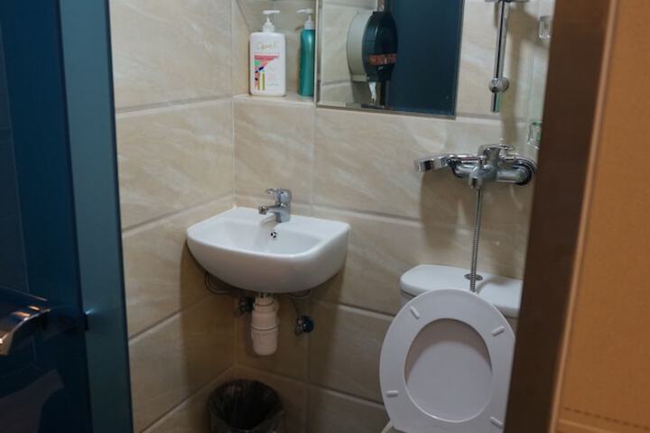 Room 36 of 40