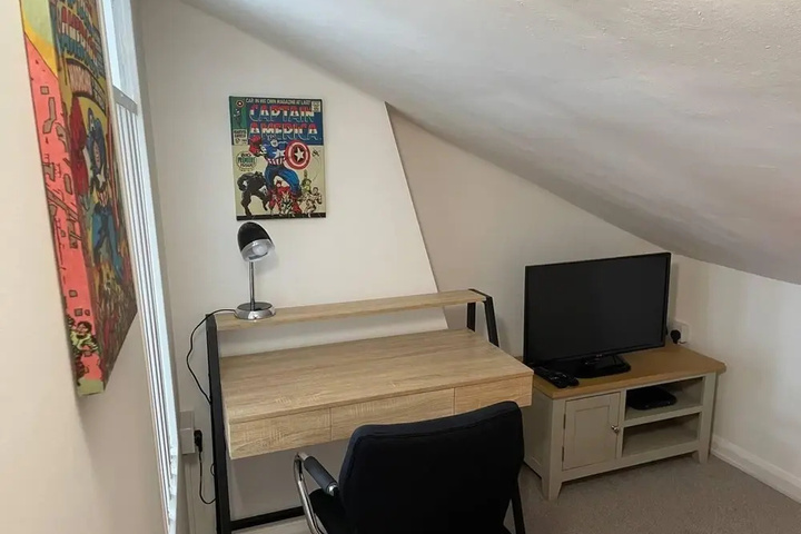 Inviting 3-bed Town House in Boston Just Renovated