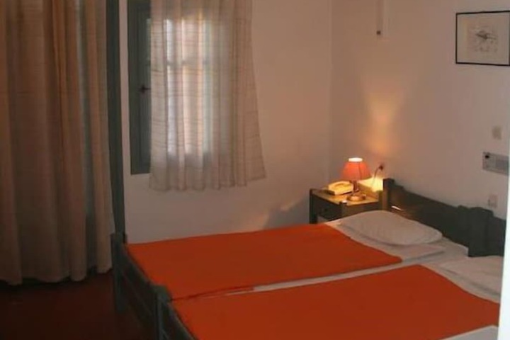 Room 12 of 39