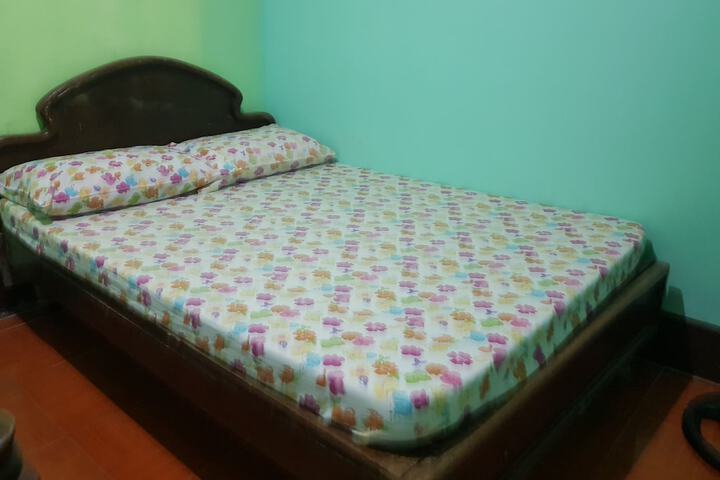 Room 8 of 18