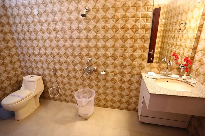 Room 28 of 45