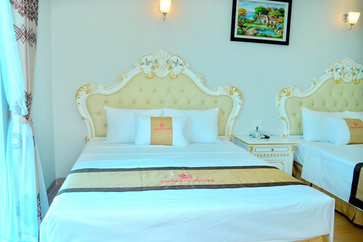 Room 12 of 37