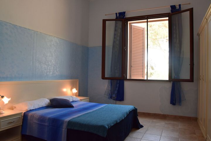 Room 4 of 38