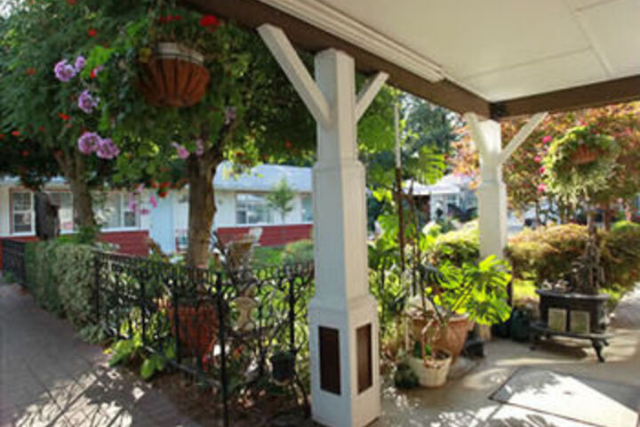 Hotel Exterior 2 of 15