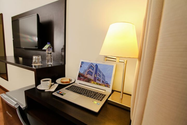In-room business center