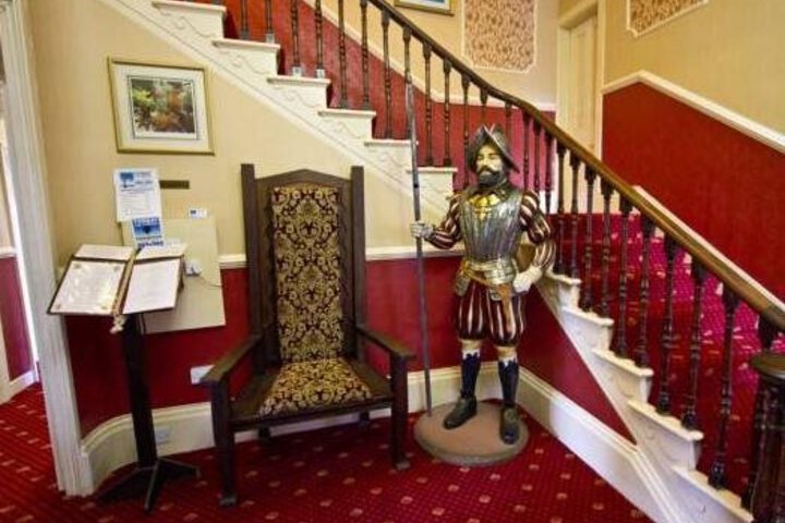 HOWDEN COURT HOTEL