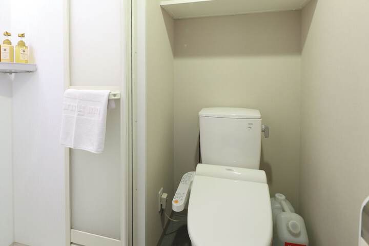 Room 17 of 126